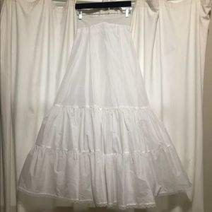Bridal slip, size 8.